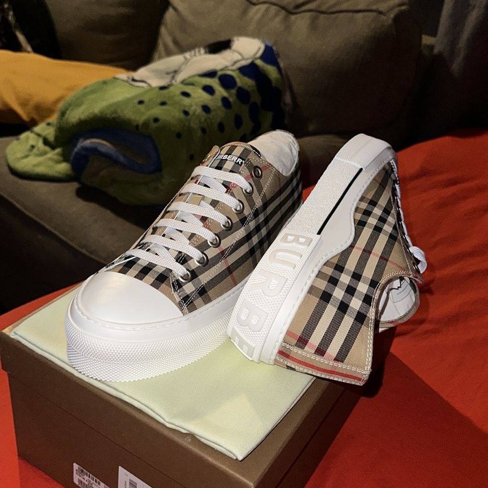 Burberry shoes
